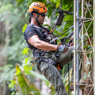 Die Skylotec Absturzsicherung am ATTO Tower im Amazonas (Foto &copy; SKYLOTEC GmbH)